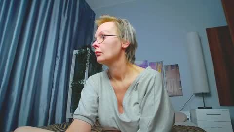 Helga online show from March 10, 1:01 am