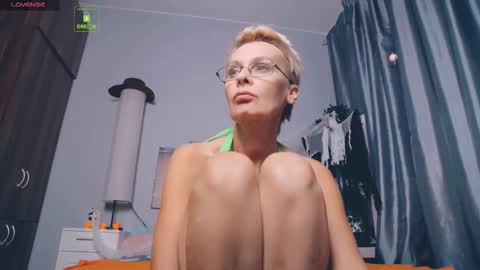 Helga online show from October 7, 9:23 pm