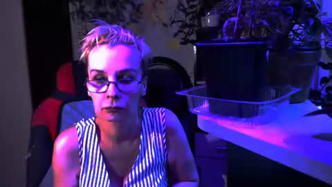 Helga online show from July 18, 6:01 pm