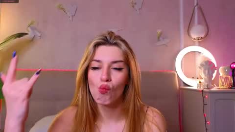 Bonnie3 online show from December 1, 7:35 am