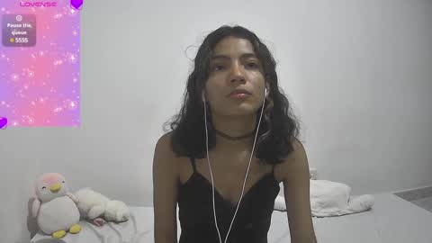 Snapshot of helia_n_amy chatting on January 2, 5:24 am Helia Transfem and Amy online show from January 2, 5:24 am