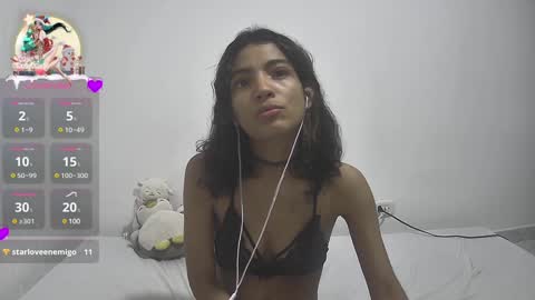 Snapshot of helia_n_amy chatting on January 5, 7:49 pm Helia Transfem and Amy online show from January 5, 7:49 pm