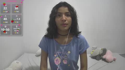 Snapshot of helia_n_amy chatting on January 12, 5:13 am Helia Transfem and Amy online show from January 12, 5:13 am