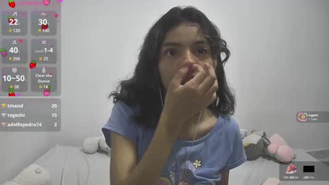 Snapshot of helia_n_amy chatting on January 12, 8:14 am Helia Transfem and Amy online show from January 12, 8:14 am