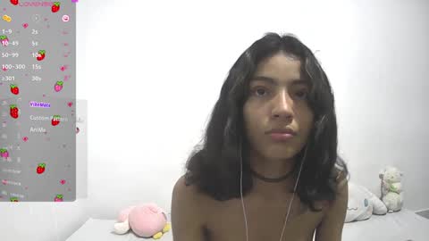 Snapshot of helia_n_amy chatting on January 13, 5:33 am Helia Transfem and Amy online show from January 13, 5:33 am