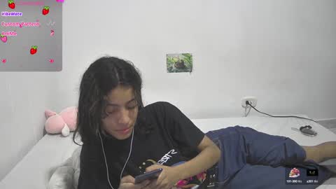 Snapshot of helia_n_amy chatting on January 14, 3:01 am Helia Transfem and Amy online show from January 14, 3:01 am