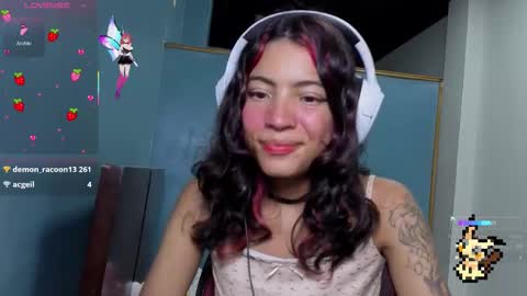 Snapshot of helia_n_amy chatting on September 9, 1:38 am Helia Transfem and Amy online show from September 9, 1:38 am