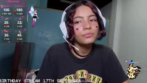 Snapshot of helia_n_amy chatting on September 16, 5:30 am Helia Transfem and Amy online show from September 16, 5:30 am