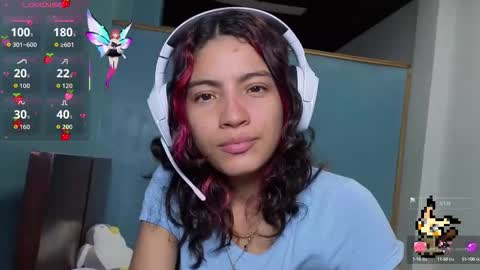 Snapshot of helia_n_amy chatting on October 5, 3:27 am Helia Transfem and Amy online show from October 5, 3:27 am