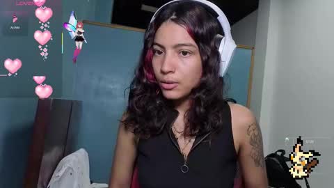 Snapshot of helia_n_amy chatting on October 15, 6:19 pm Helia Transfem and Amy online show from October 15, 6:19 pm