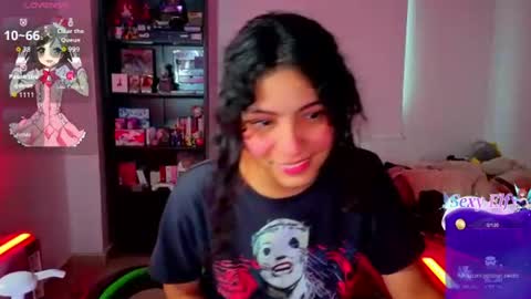 Snapshot of helia_n_amy chatting on July 20, 10:56 pm Helia Transfem and Amy online show from July 20, 10:56 pm