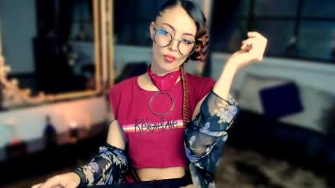 Heliconia online show from May 10, 12:38 am