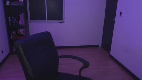 Snapshot of hell_dancer_ chatting on March 9, 2:07 am Lexa online show from March 9, 2:07 am