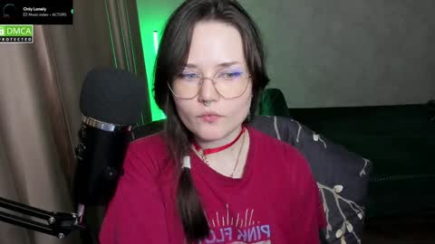 Red online show from December 5, 9:50 pm