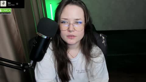 Red online show from December 6, 10:19 pm