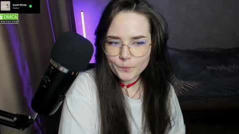 Red online show from December 9, 11:03 pm