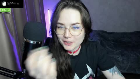 Red online show from December 23, 5:43 pm