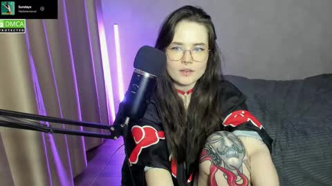 Red online show from March 1, 9:04 pm