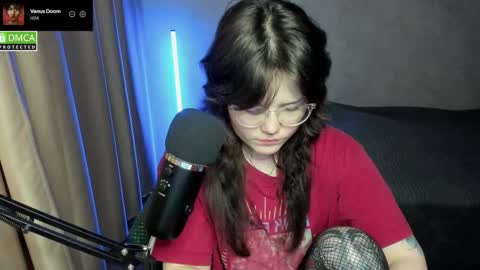 Red online show from October 28, 7:49 pm