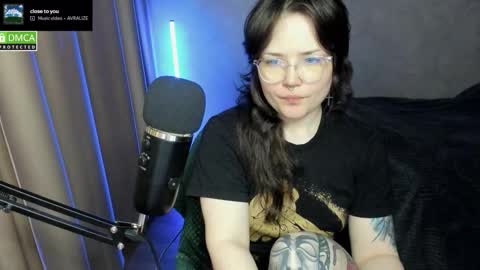 Red online show from November 21, 6:06 pm