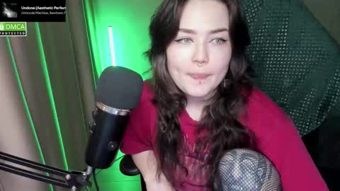 Snapshot of hell_hotline chatting on February 23, 8:06 pm Red online show from February 23, 8:06 pm