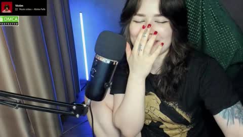 Snapshot of hell_hotline chatting on March 16, 8:35 pm Red online show from March 16, 8:35 pm