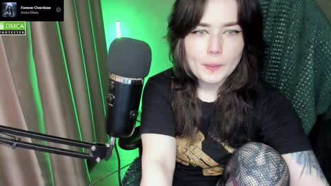 Snapshot of hell_hotline chatting on March 17, 8:23 pm Red online show from March 17, 8:23 pm