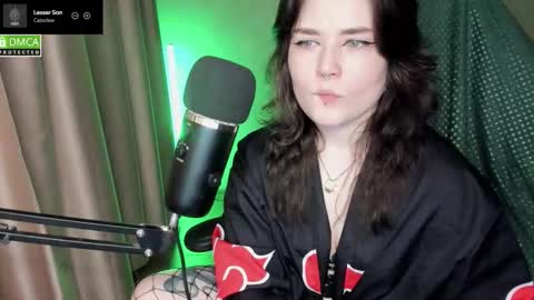 Snapshot of hell_hotline chatting on March 24, 8:25 pm Red online show from March 24, 8:25 pm