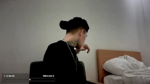 Snapshot of hellacozy chatting on March 22, 12:25 am hellacozy online show from March 22, 12:25 am