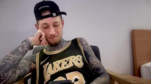 Snapshot of hellacozy chatting on March 26, 2:06 am hellacozy online show from March 26, 2:06 am