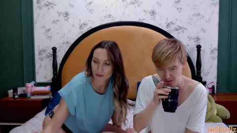 HellDollz  online show from December 17, 7:58 am