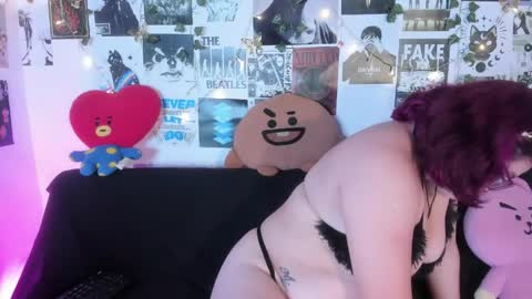 Snapshot of hellen21rose chatting on May 28, 5:05 am hellen online show from May 28, 5:05 am