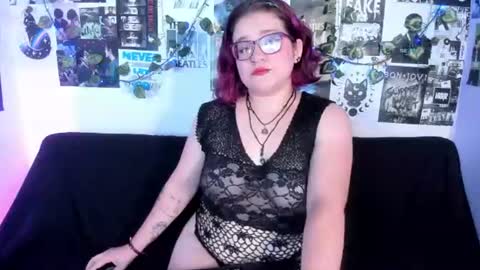 hellen online show from August 5, 7:06 pm