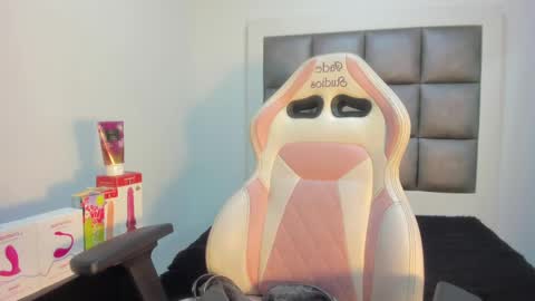 Snapshot of hellen__smith_ chatting on September 19, 4:40 pm hellen__smith_ online show from September 19, 4:40 pm