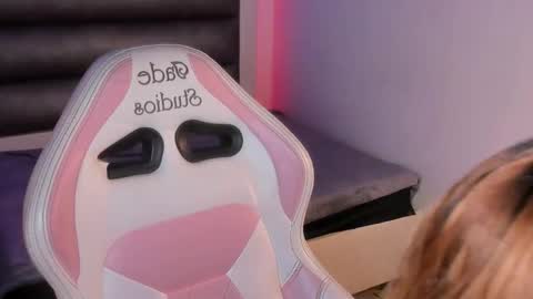 Snapshot of hellen__smith_ chatting on March 26, 8:36 pm hellen__smith_ online show from March 26, 8:36 pm