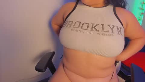 Snapshot of hellen__smith_ chatting on April 27, 6:55 am hellen__smith_ online show from April 27, 6:55 am