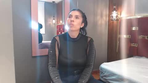 Snapshot of hellen_mark chatting on May 28, 11:07 am Hellen. online show from May 28, 11:07 am