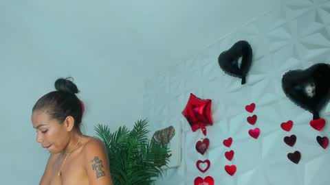 Snapshot of hellen_sky_ chatting on April 28, 7:08 pm hellen online show from April 28, 7:08 pm