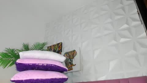 Snapshot of hellen_sky_ chatting on June 11, 7:34 pm hellen online show from June 11, 7:34 pm