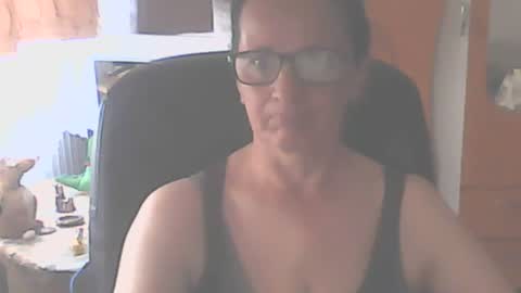 hellenmarie online show from June 13, 10:24 am