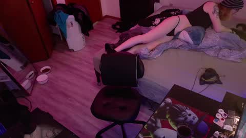 Hayley online show from April 8, 1:16 am