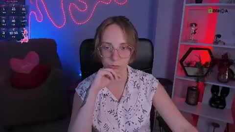 Helli online show from July 18, 7:17 pm