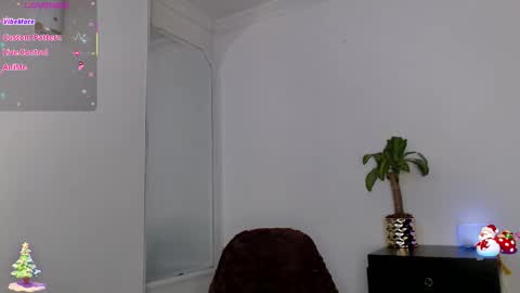 Snapshot of hello_candy chatting on November 1, 11:07 pm Candy online show from November 1, 11:07 pm