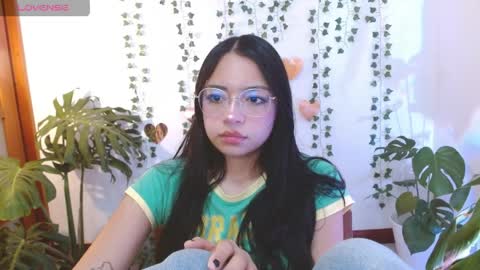 hellokitty_valery1 online show from May 4, 1:23 am