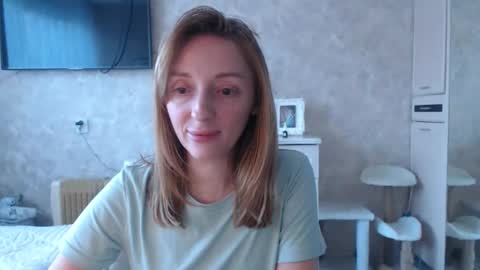 Snapshot of hellokittykaty chatting on February 24, 6:33 am Victory online show from February 24, 6:33 am