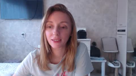 Snapshot of hellokittykaty chatting on March 2, 6:36 am Victory online show from March 2, 6:36 am