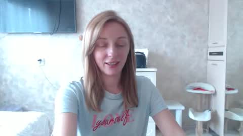 Snapshot of hellokittykaty chatting on April 16, 6:36 am Victory online show from April 16, 6:36 am