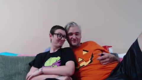 Snapshot of hellr4izer chatting on December 18, 7:53 pm Hayden Phirox online show from December 18, 7:53 pm