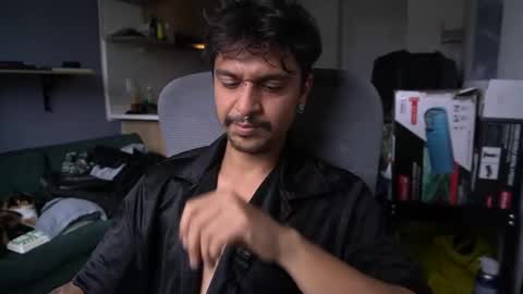 Owner of your wallet  online show from November 16, 9:09 pm