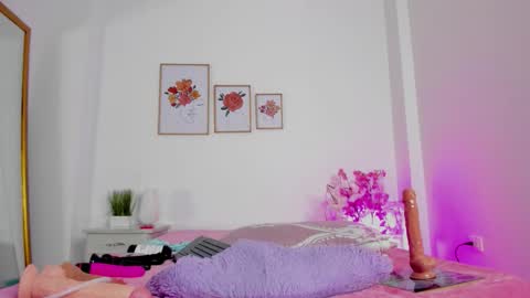 Hellzel online show from November 24, 7:24 pm